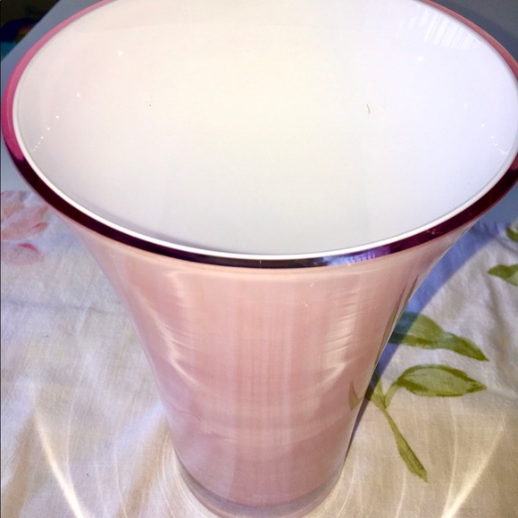 Pink 🌸 Crate & Barrel Vase (made in Poland) - Picture 4 of 13